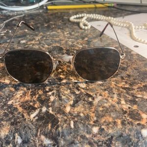 Foster Grant Polarized Sun glasses